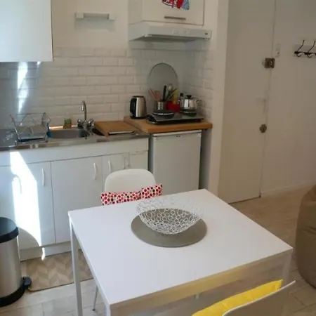 Le Pouliguen, Hyper Centre-ville ! Plage, Centre Et Port A Pied ! Appartement *